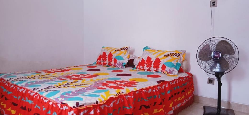 Almira Homestay Jambi Buitenkant foto