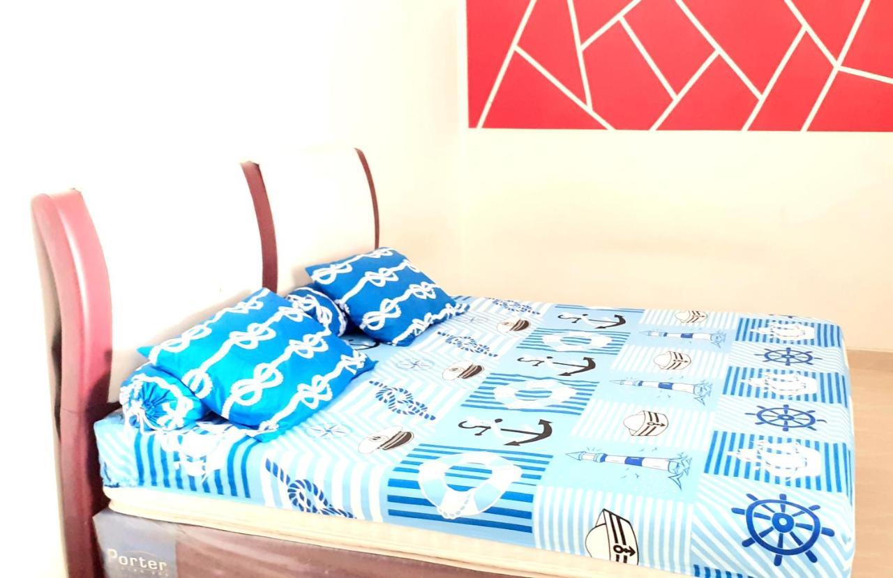Almira Homestay Jambi Buitenkant foto