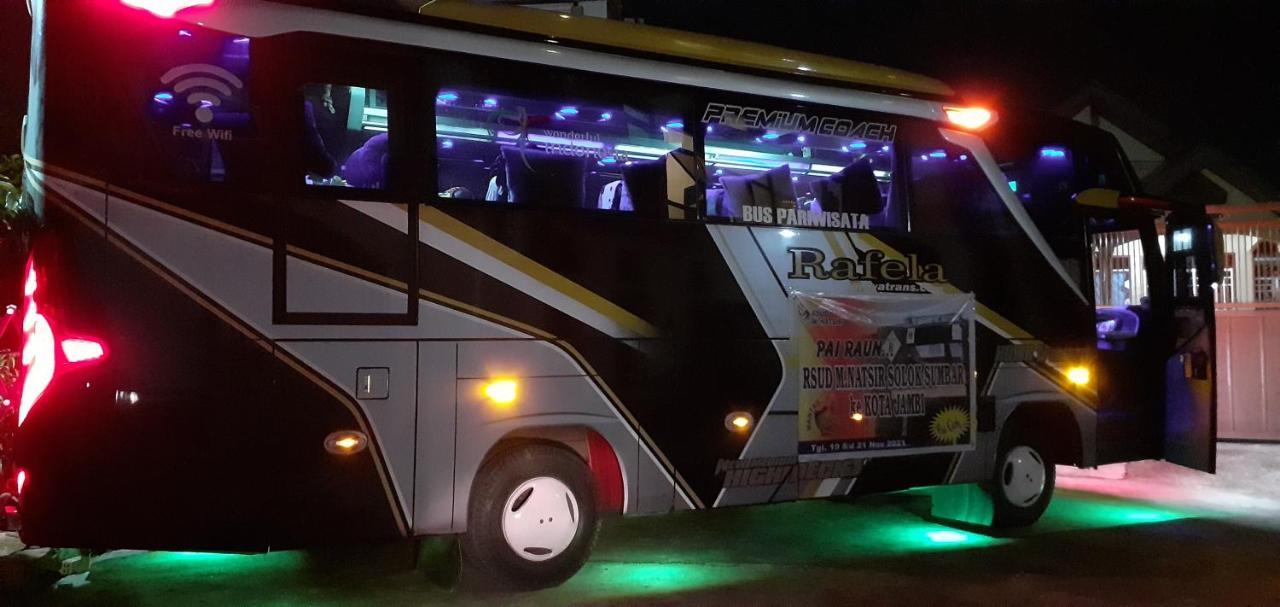 Almira Homestay Jambi Buitenkant foto